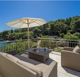 6 Bedroom Beachfront Villa with Heated Pool near Vela Luka on Korcula Island, Sleep 12
